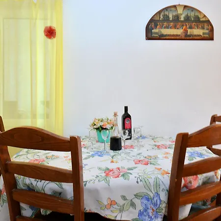 Apartament Tri Palme *